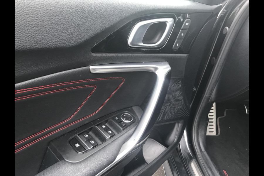 Kia ProCeed 1.6 T-GDi GT Automaat 204PK Black Edition