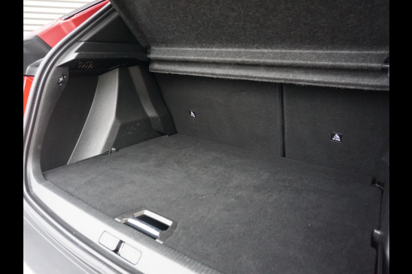 Peugeot e-2008 EV Allure Pack 50 kWh SOH 93,7%