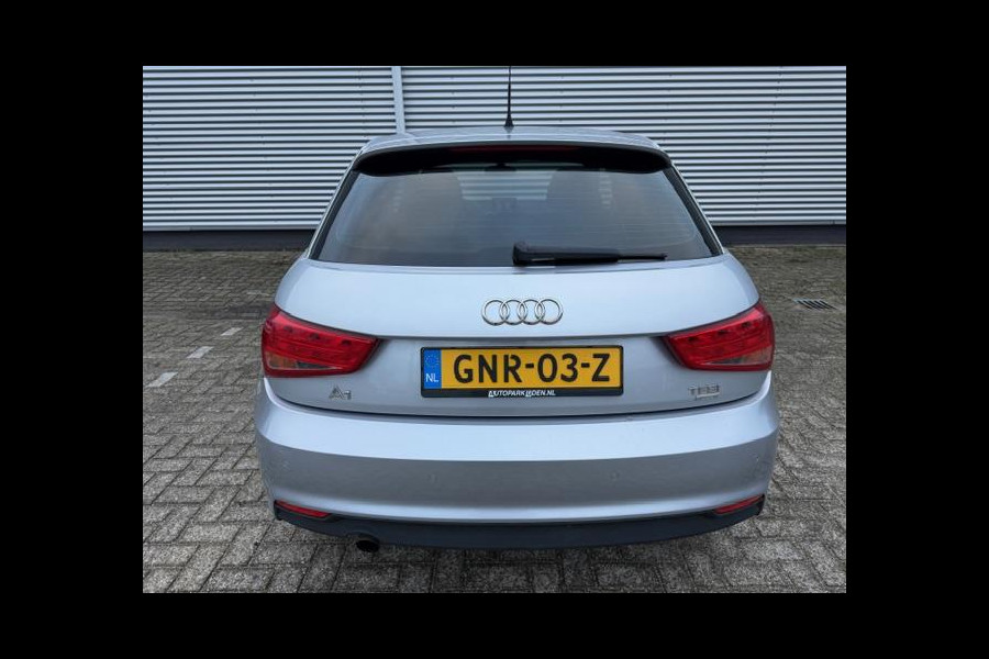 Audi A1 SPORTBACK 1.0 TFSI ,airco,navigatie,parkeersensoren, 5Deurs,