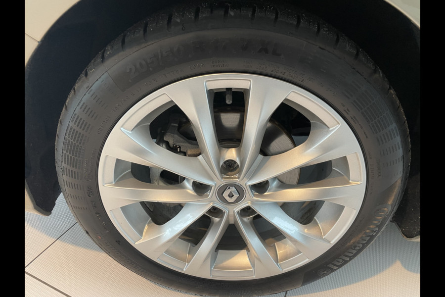 Renault Mégane 1.5 dCi Bose Airco - Cruise control - Parkeersensoren voor en achter - Navigatiesysteem - Keyless entry - Mistlampen voor -  Bluetooth - Rijstrooksensor - Stuurmultifunctioneel - Elektrische ramen voor en - Zeer weinig kilometers