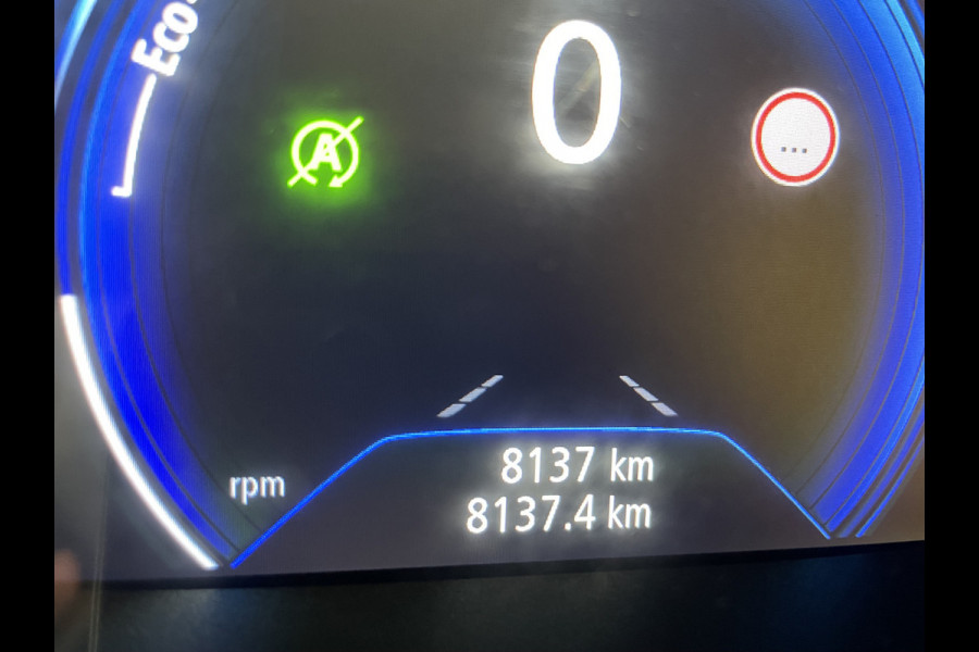 Renault Mégane 1.5 dCi Bose Airco - Cruise control - Parkeersensoren voor en achter - Navigatiesysteem - Keyless entry - Mistlampen voor -  Bluetooth - Rijstrooksensor - Stuurmultifunctioneel - Elektrische ramen voor en - Zeer weinig kilometers