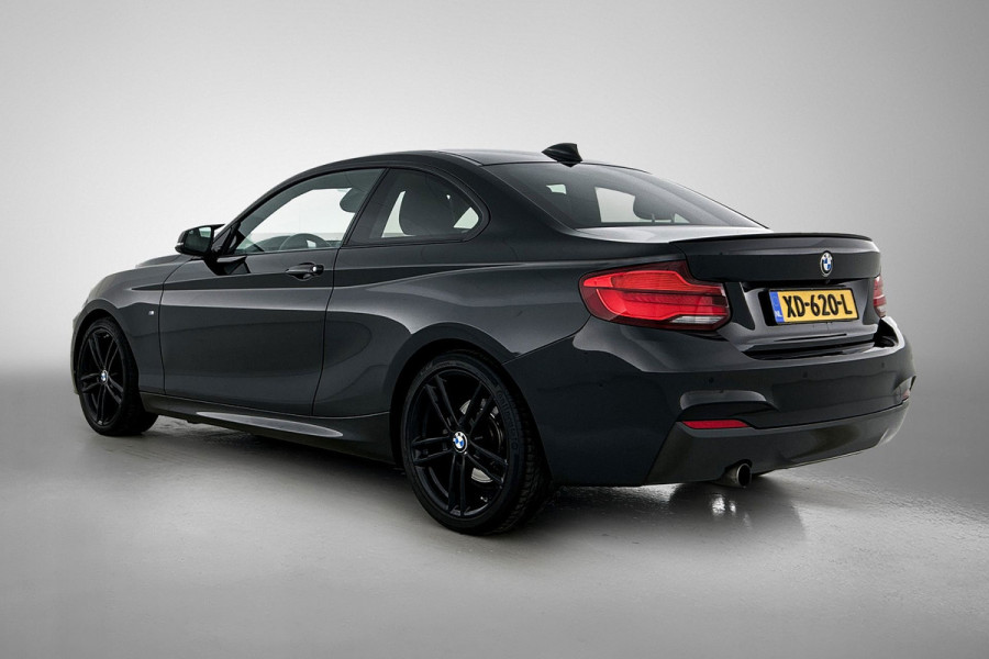 BMW 2 Serie Coupé 218i High Executive M-sport | NL-Auto | AchterCAM | Cruise | Carplay | StoelverW | Climate | Leder | Lane ass |