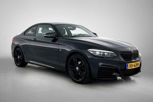BMW 2 Serie Coupé 218i High Executive M-sport | NL-Auto | AchterCAM | Cruise | Carplay | StoelverW | Climate | Leder | Lane ass |