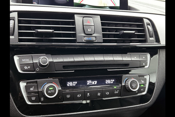 BMW 2 Serie Coupé 218i High Executive M-sport | NL-Auto | AchterCAM | Cruise | Carplay | StoelverW | Climate | Leder | Lane ass |