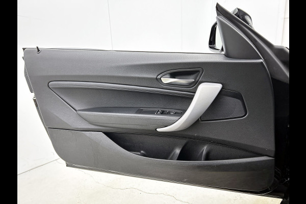 BMW 2 Serie Coupé 218i High Executive M-sport | NL-Auto | AchterCAM | Cruise | Carplay | StoelverW | Climate | Leder | Lane ass |