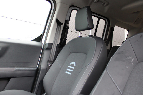 Ford Tourneo Courier Active BEV 43kWh 5P | Full Options | BLIS | Winterpack | Camera | Navigatie