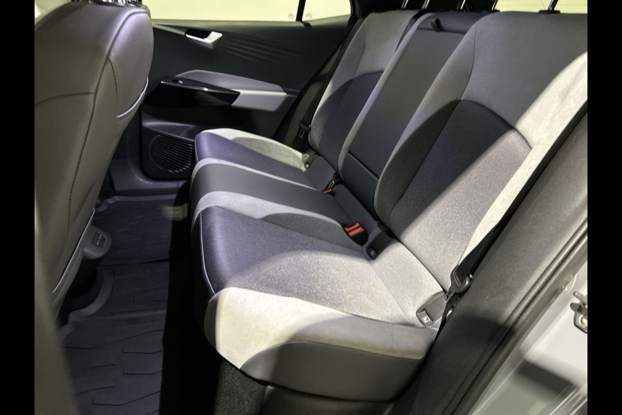 Volkswagen ID.3 First Plus 58 kWh All season banden | Camera | Nette auto | Matrix Led