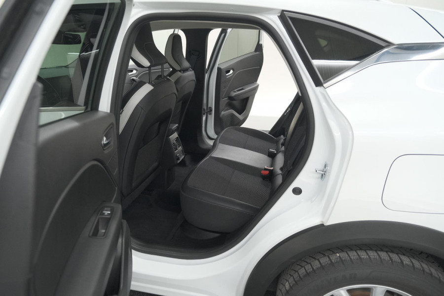 Renault Captur 1.6 E-Tech Plug-in Hybrid 160 Intens | Trekhaak | Camera | Navigatie | Parkeersensoren | Pack Winter