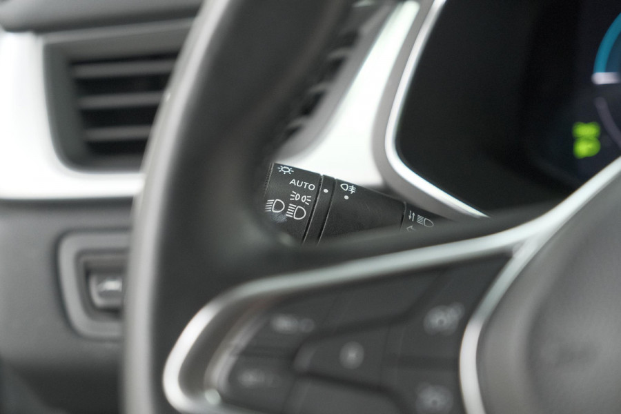 Renault Captur 1.6 E-Tech Plug-in Hybrid 160 Intens | Trekhaak | Camera | Navigatie | Parkeersensoren | Pack Winter