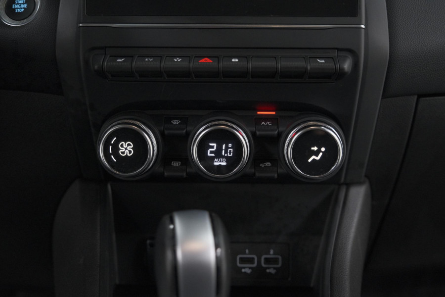 Renault Captur 1.6 E-Tech Plug-in Hybrid 160 Intens | Trekhaak | Camera | Navigatie | Parkeersensoren | Pack Winter