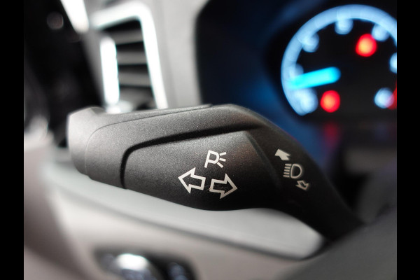 Ford Transit Custom 300 2.0 TDCI L2H1 Dubbele Cabine Automaat Navi Airco 2 Schuifdeuren Trekhaak Parkeersensoren Carplay