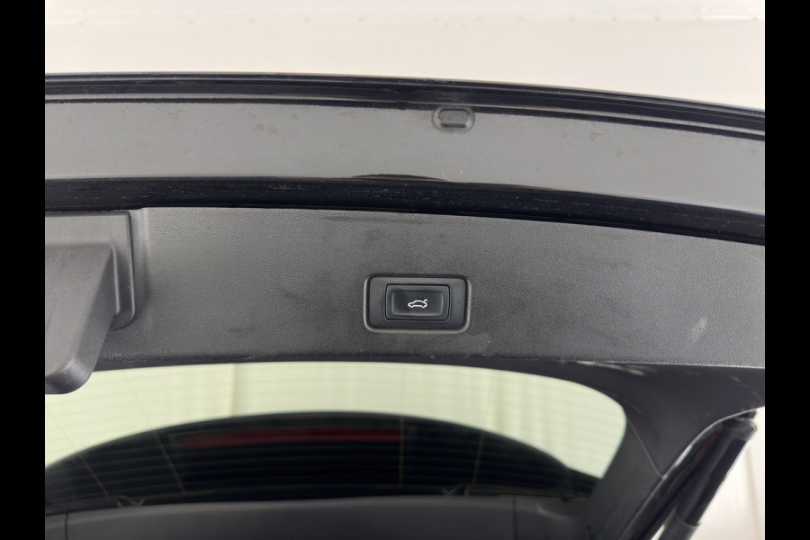 Audi Q4 e-tron 40 Launch edition Advanced Plus 77 kWh (INCL-BTW) *HEATPUMP | ADAPT-CRUISE | MATRIX-LED | NAVI-FULLMAP | KEYLESS | CAMERA | DIGI-COCKPIT | DAB | AMBIENT-LIGHT | SPORT-SEATS | 19''ALU*