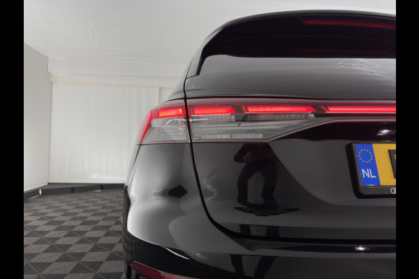 Audi Q4 e-tron 40 Launch edition Advanced Plus 77 kWh (INCL-BTW) *HEATPUMP | ADAPT-CRUISE | MATRIX-LED | NAVI-FULLMAP | KEYLESS | CAMERA | DIGI-COCKPIT | DAB | AMBIENT-LIGHT | SPORT-SEATS | 19''ALU*