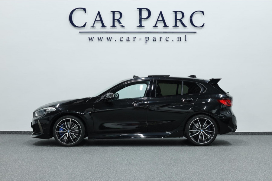 BMW 1-serie M135i xDrive 306+PK M-PERFORMANCE/FORGED CARBON/VIRTUAL/SFEER/LEER+S.VERWARMING+MEMORY/LMV/CAM/CRUISE/12 MND GARANTIE!