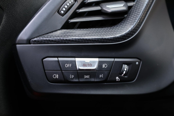 BMW 1-serie M135i xDrive 306+PK M-PERFORMANCE/FORGED CARBON/VIRTUAL/SFEER/LEER+S.VERWARMING+MEMORY/LMV/CAM/CRUISE/12 MND GARANTIE!