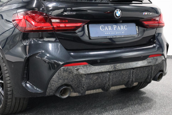 BMW 1-serie M135i xDrive 306+PK M-PERFORMANCE/FORGED CARBON/VIRTUAL/SFEER/LEER+S.VERWARMING+MEMORY/LMV/CAM/CRUISE/12 MND GARANTIE!