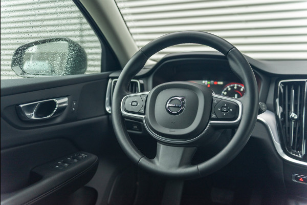 Volvo V60 B3 Aut. Benzine Momentum ACC Parkeercamera 163pk