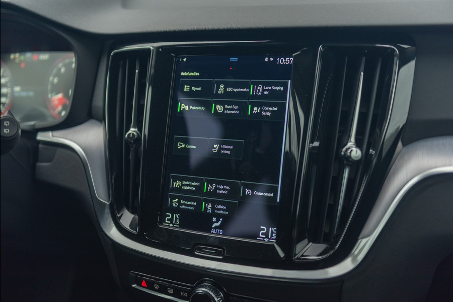 Volvo V60 B3 Aut. Benzine Momentum ACC Parkeercamera 163pk