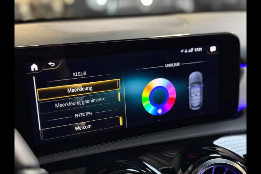 Mercedes-Benz A-Klasse 180 Business Solution AMG | NAP | Pano | Camera | Sfeerverlichting | Stoelverwarming