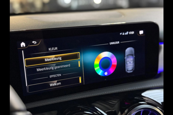 Mercedes-Benz A-Klasse 180 Business Solution AMG | NAP | Pano | Camera | Sfeerverlichting | Stoelverwarming