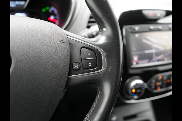 Renault Captur 1.2 TCe Intens Automaat 120pk | Trekhaak | Camera | LED Koplampen | Stoelverwarming | Keyless | Cruise Control | Navigatie | DAB |