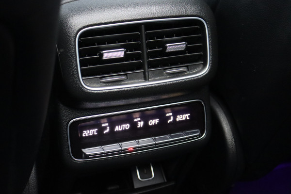Mercedes-Benz GLE 580 V8 4MATIC Premium+ AMG Line | 7 Zitplaatsen | Airmatic | Distronic+ | Panoramadak | Burmester | Trekhaak | Standkachel | Keyless Go | Surround Camera | Soft-Close | HUD |
