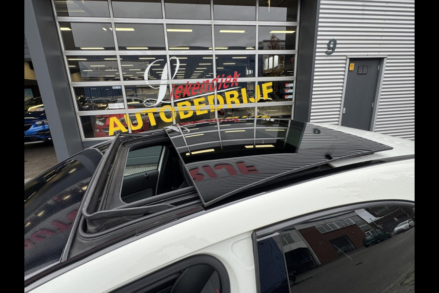 Mercedes-Benz A-Klasse 160S AMG Sport Edition - Panorama dak I Navigatie I Sport pakket I Leer I Airco I PDC I Dealer onderhouden