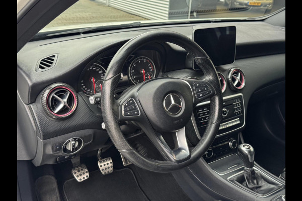 Mercedes-Benz A-Klasse 160S AMG Sport Edition - Panorama dak I Navigatie I Sport pakket I Leer I Airco I PDC I Dealer onderhouden