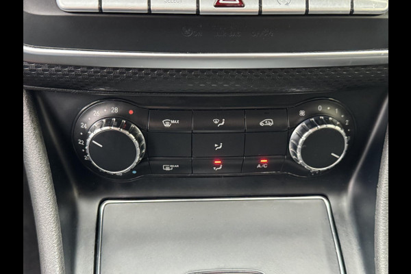 Mercedes-Benz A-Klasse 160S AMG Sport Edition - Panorama dak I Navigatie I Sport pakket I Leer I Airco I PDC I Dealer onderhouden