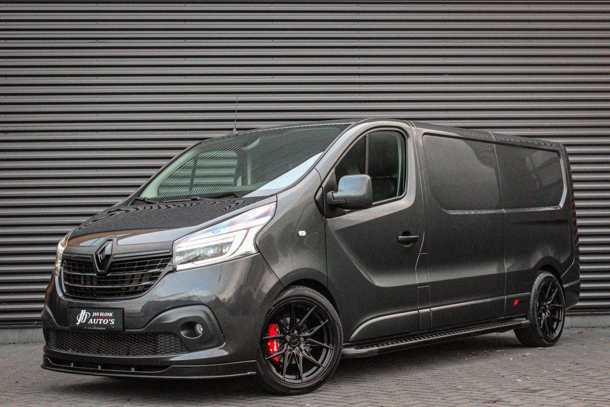 Renault Trafic 2.0 dCi T29 L2H1 Work Edition FULL BLACK / SIDE- BARS / TREKHAAK / NAVIGATIE / VERLAAGD / CRUISE CONTROL / LEDEREN