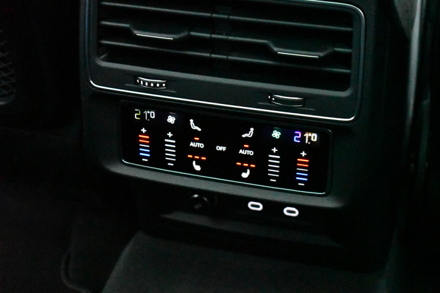 Audi RSQ8 4.0 TFSI 810pk quattro MTM-Stage2 Nw310K Pano Dyn+ Trekh B&O-3D Massage+Vent