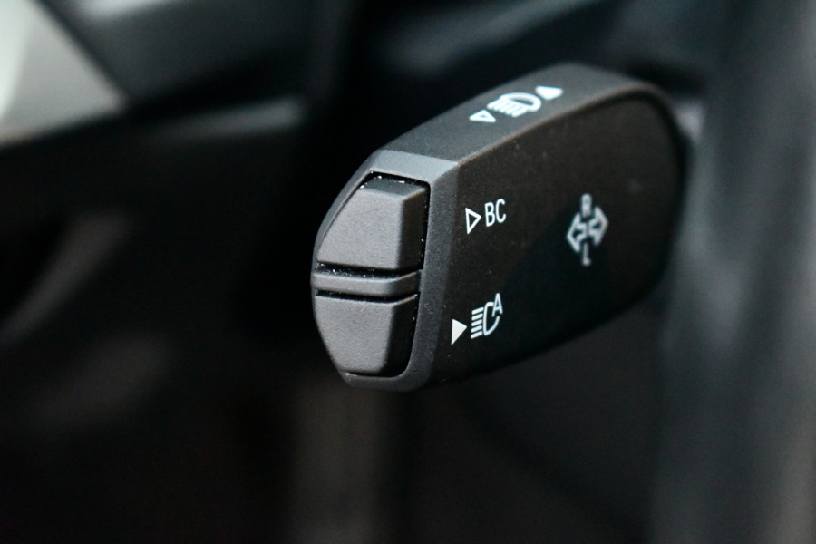 BMW 3 Serie 330D M-Sport Pro Pano H/K HUD El-zetels Parelmoer-wit!