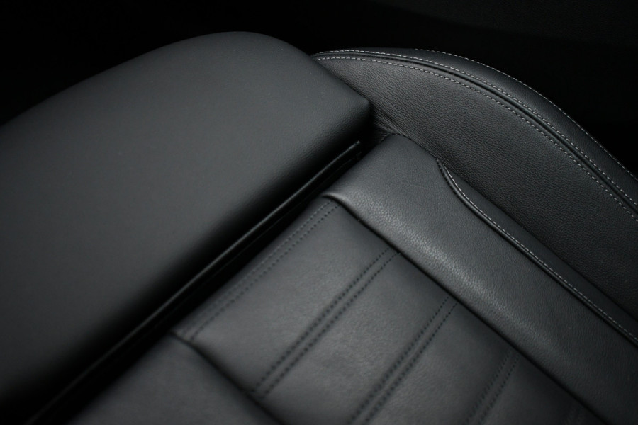 BMW 3 Serie 330D M-Sport Pro Pano H/K HUD El-zetels Parelmoer-wit!