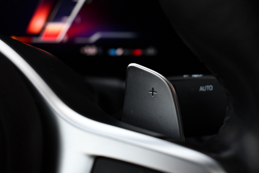 BMW 3 Serie 330D M-Sport Pro Pano H/K HUD El-zetels Parelmoer-wit!