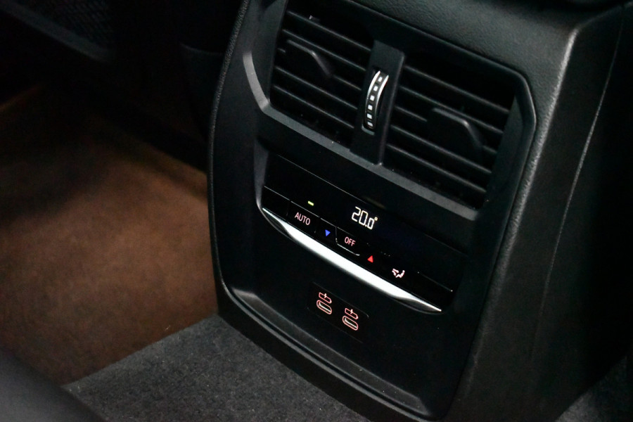 BMW 3 Serie 330D M-Sport Pro Pano H/K HUD El-zetels Parelmoer-wit!