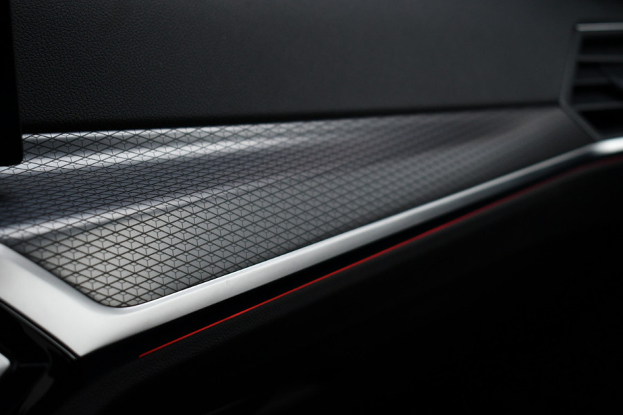 BMW 3 Serie 330D M-Sport Pro Pano H/K HUD El-zetels Parelmoer-wit!