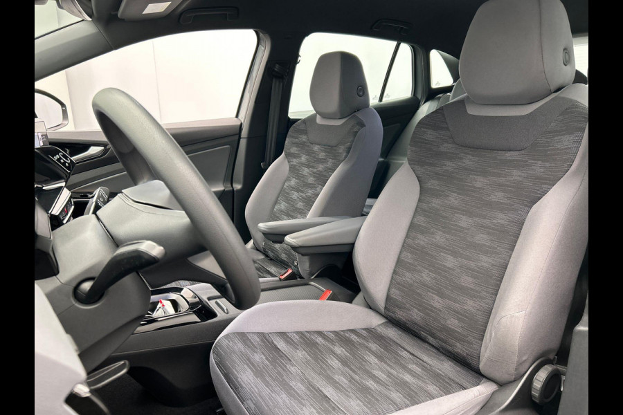 Volkswagen ID.4 Pure 52 kWh Adaptieve Cruise Control Trekhaak Navigatie Carplay