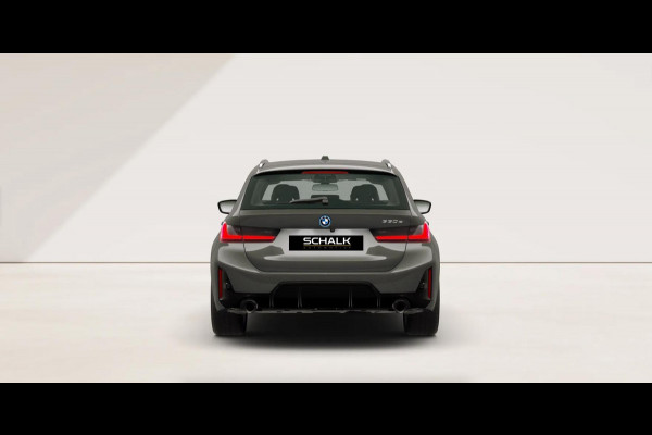 BMW 3 Serie Touring 330e xDrive|M-sport|Pano|E-trekhaak|H&K