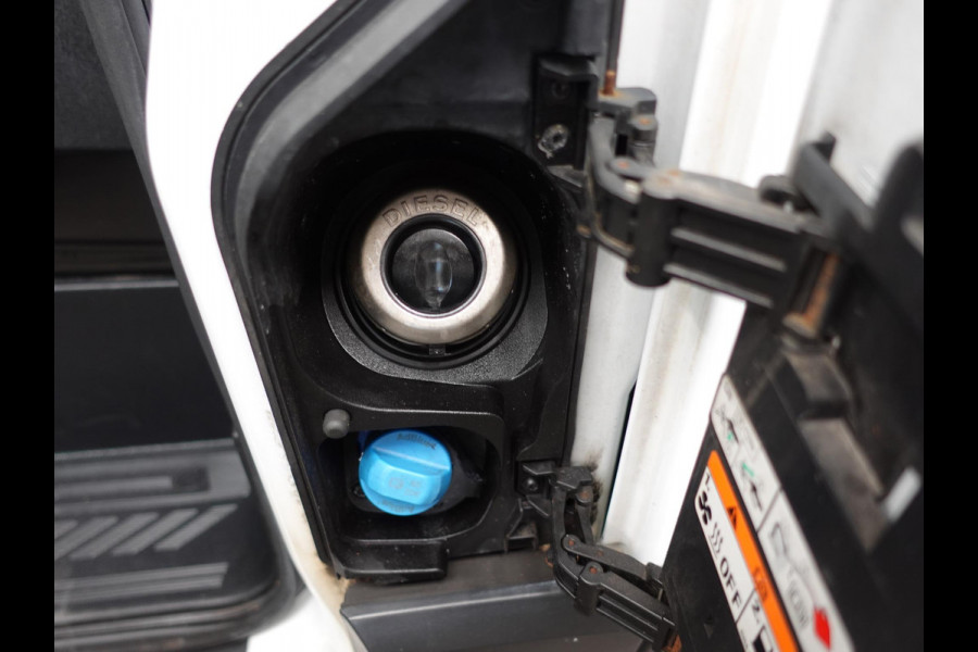 Ford Transit Custom 131pk Automaat L1H1 Trend 2x Schuifdeur Trekhaak Cruise control Airco Euro6 3-zits