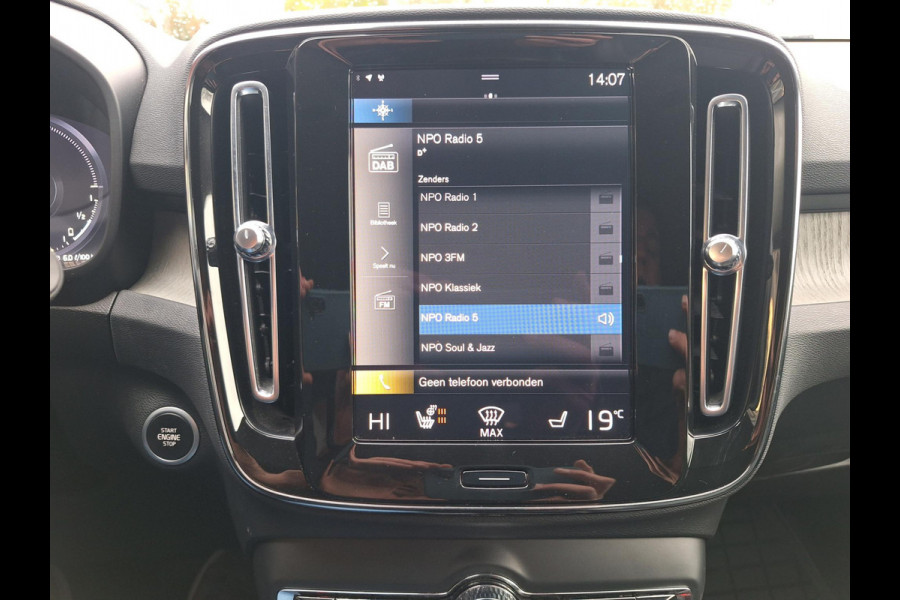 Volvo XC40 1.5 T5 Recharge R-Design | Trekhaak 1800kg | Leder | stoelverwarming | Blindspot | occasion