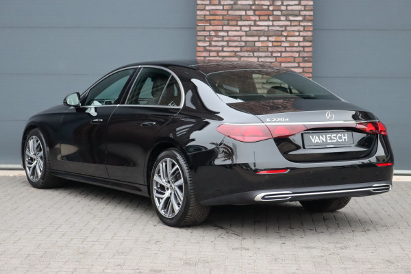 Mercedes-Benz E-Klasse 220 d Luxury Line | Distronic | Memory | Digital Light | Surround Camera | Keyless Go | Sfeerverlichting | Stoelverwarming |