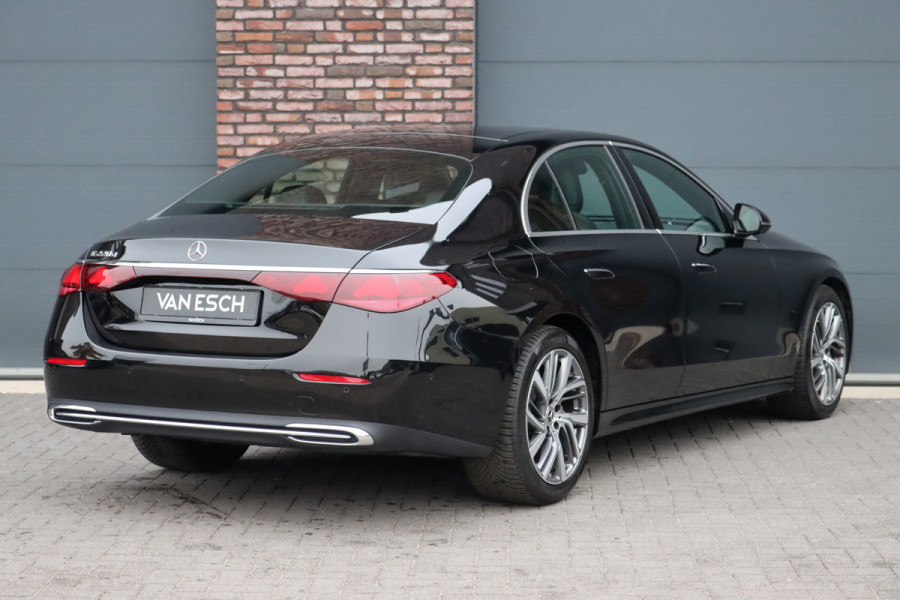 Mercedes-Benz E-Klasse 220 d Luxury Line | Distronic | Memory | Digital Light | Surround Camera | Keyless Go | Sfeerverlichting | Stoelverwarming |