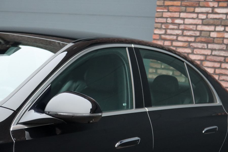 Mercedes-Benz E-Klasse 220 d Luxury Line | Distronic | Memory | Digital Light | Surround Camera | Keyless Go | Sfeerverlichting | Stoelverwarming |