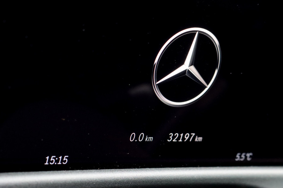 Mercedes-Benz E-Klasse 220 d Luxury Line | Distronic | Memory | Digital Light | Surround Camera | Keyless Go | Sfeerverlichting | Stoelverwarming |