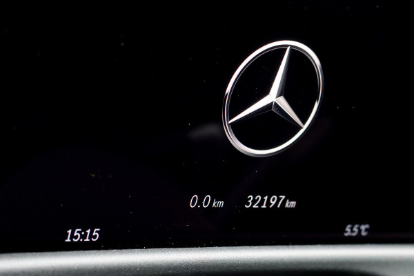 Mercedes-Benz E-Klasse 220 d Luxury Line | Distronic | Memory | Digital Light | Surround Camera | Keyless Go | Sfeerverlichting | Stoelverwarming |