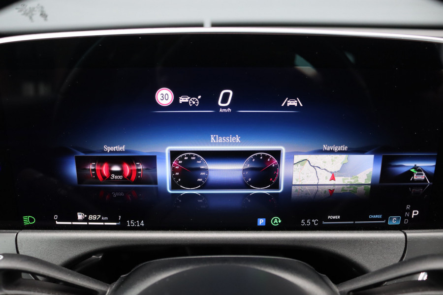 Mercedes-Benz E-Klasse 220 d Luxury Line | Distronic | Memory | Digital Light | Surround Camera | Keyless Go | Sfeerverlichting | Stoelverwarming |