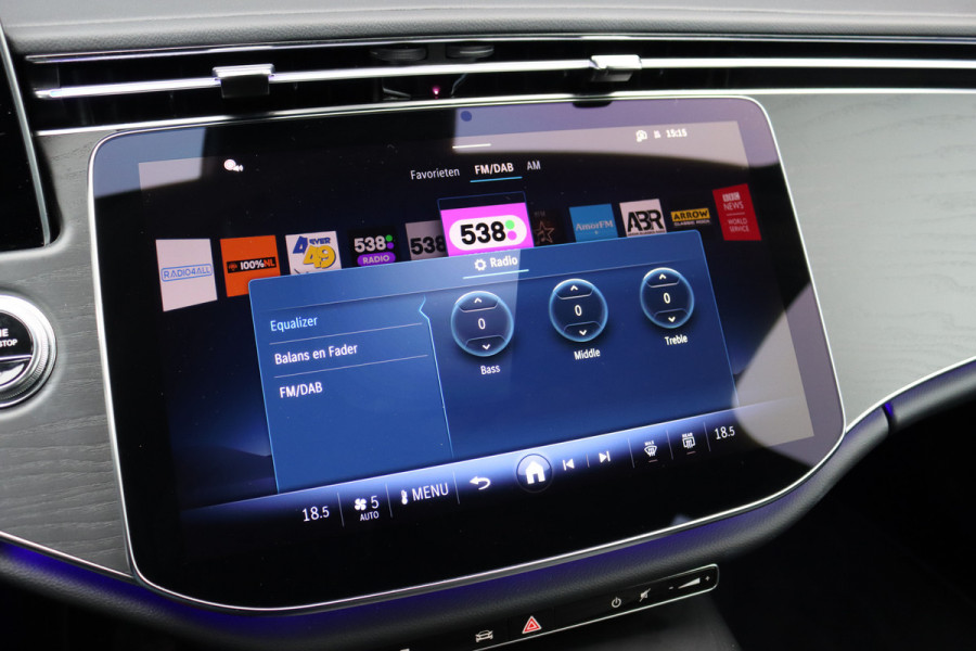 Mercedes-Benz E-Klasse 220 d Luxury Line | Distronic | Memory | Digital Light | Surround Camera | Keyless Go | Sfeerverlichting | Stoelverwarming |