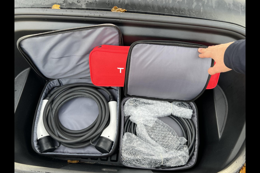 Tesla Model Y Long Range AWD 75 kWh | Enhanced Autopilot | Rijklaar geleverd | Stoel- & Stuurverwarming | Fabrieksgarantie tot 08-2026