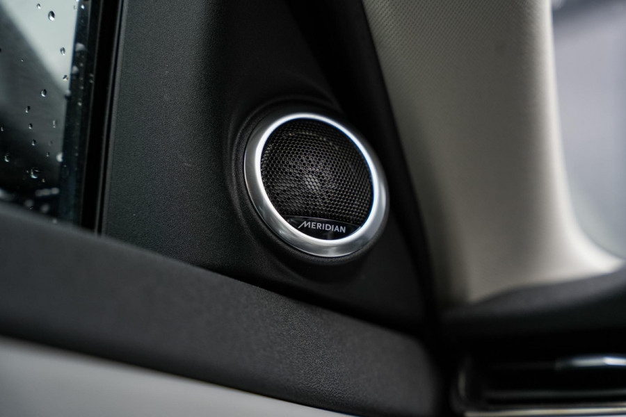 Land Rover Range Rover Evoque 2.0 P300 AWD R-Dynamic HSE Adapt. Cruise Virtual Dash Matrix LED Two Tone Leder Meridian Keyless