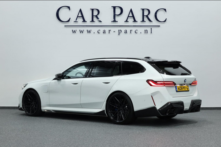BMW 5 Serie Touring M5 727+PK BTW/M-PERFORMANCE CARBON/AKRAPOVIC/22" VOSSEN/BOWERS & WILKINS/PANO/HUD/ACC/ECC/FABRIEKSGARANTIE!